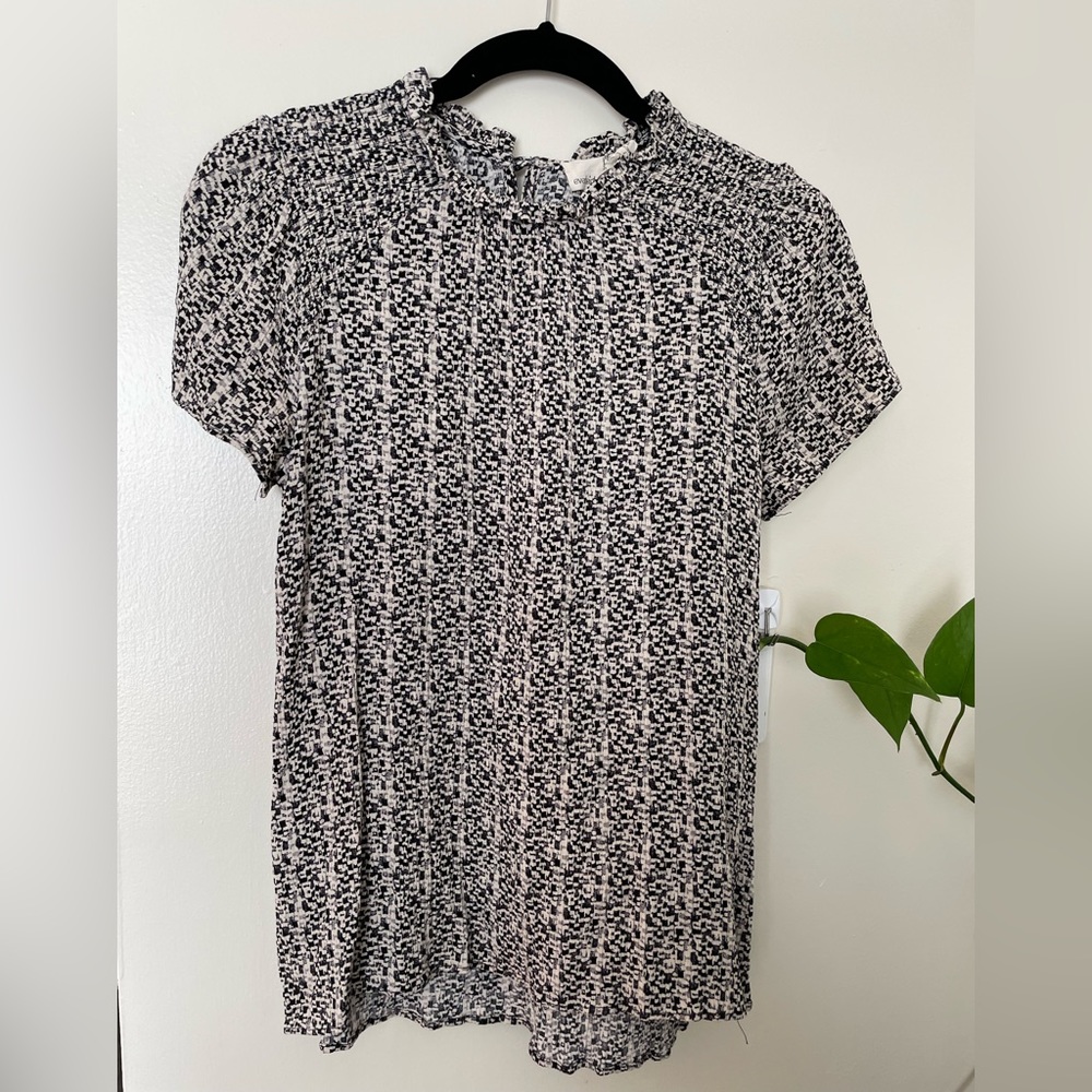 Everleigh High Neck Pattern Short Sleeve Top